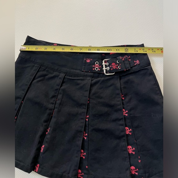 Vintage tripp nyc skirt Pleated Black With Red Skulls And Buckle Goth Style - Picture 7 of 8